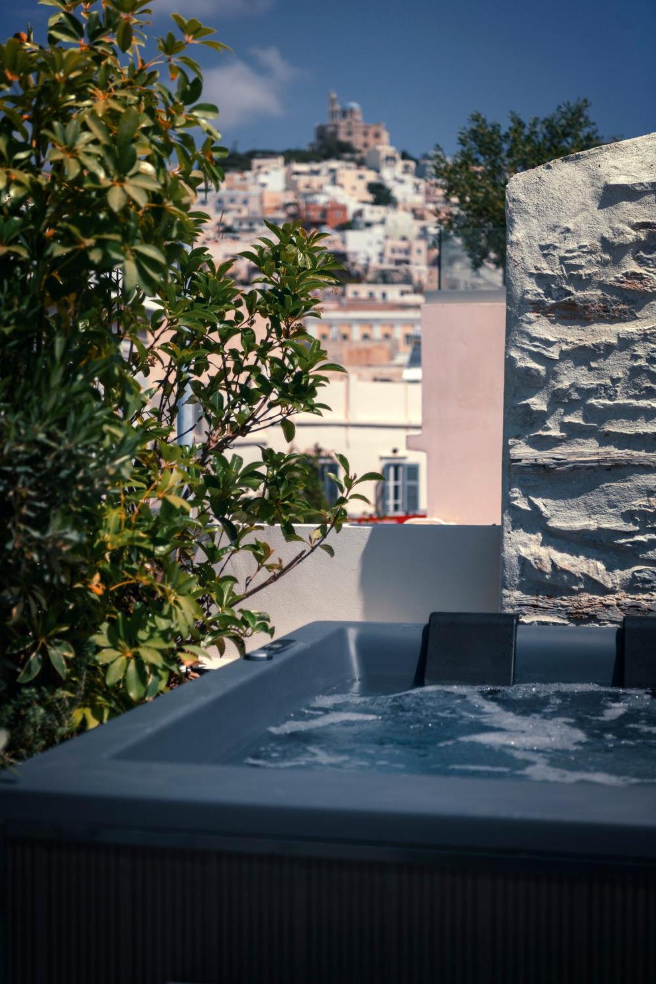 إرموبولّي Ninemian Suites Syros المظهر الخارجي الصورة