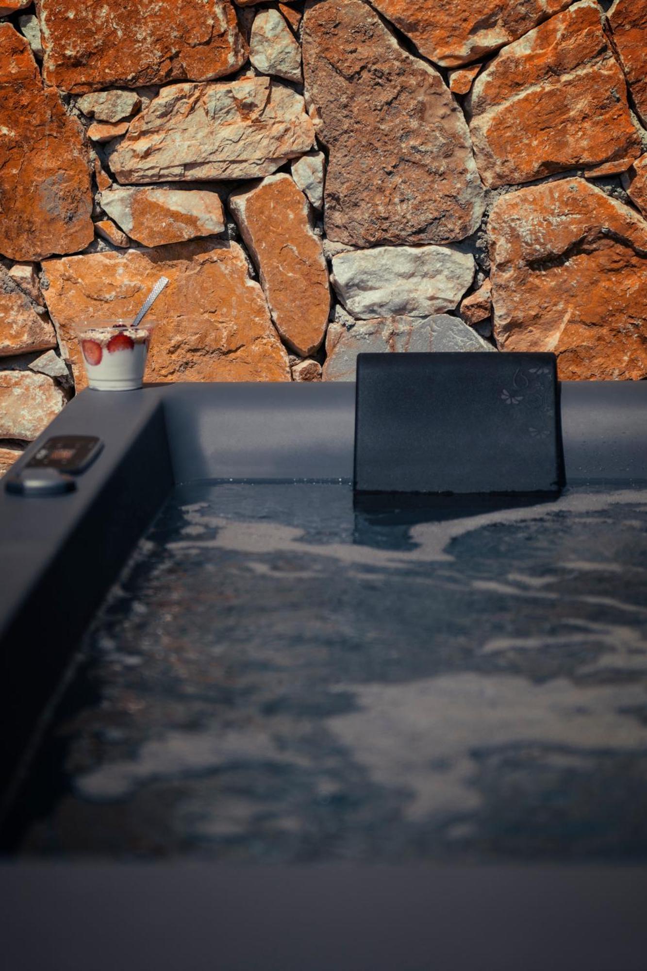 إرموبولّي Ninemian Suites Syros المظهر الخارجي الصورة